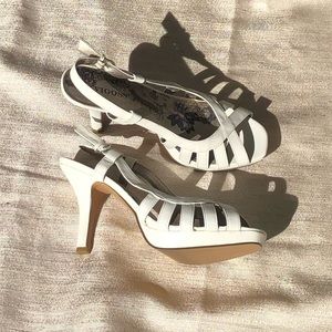 Women’s Size 8 White Heels